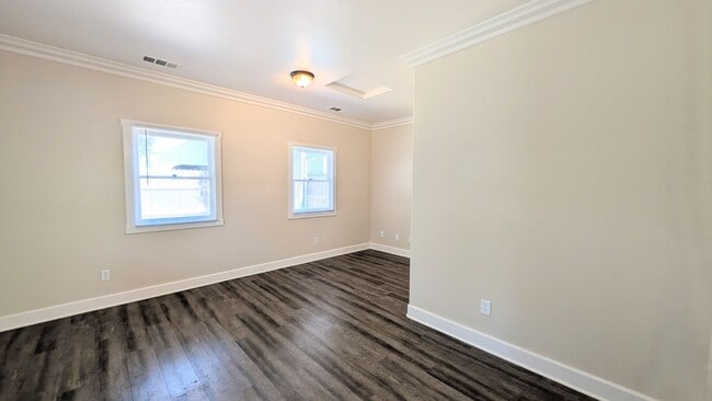 Photo - GREAT DOWNTOWN LOCATION!! GATED PARKING!