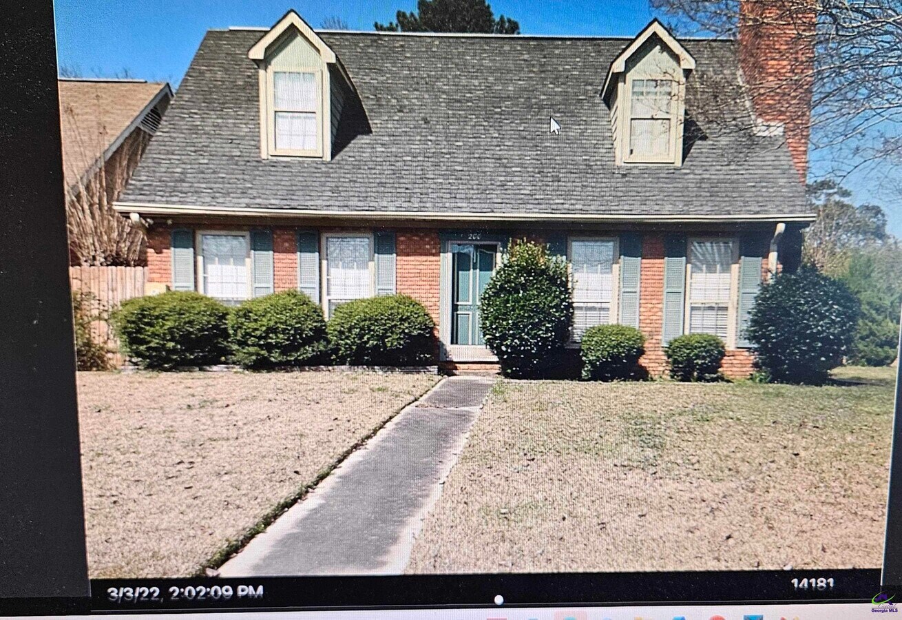 Photo - 200 Williamsburg Ave