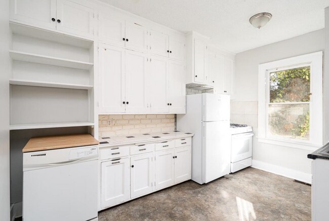 Photo - Spacious 4-Bedroom, 2-Bath Home in Northea...