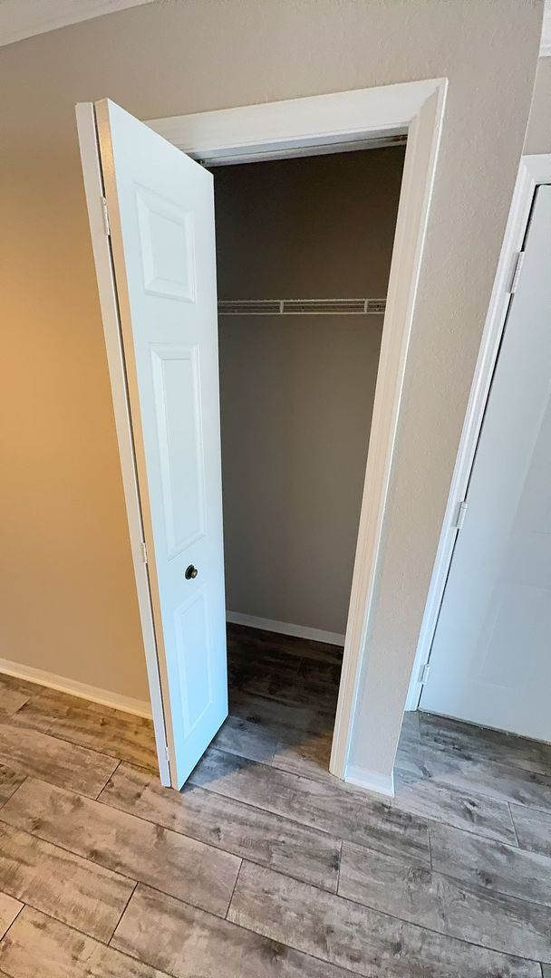 Photo - Beautiful 1 bedroom condo for rent in Lake...