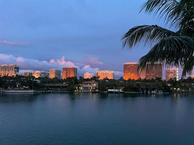 Photo - 9821 E Bay Harbor Dr Unit 9821 E Bay Harbor Dr 605