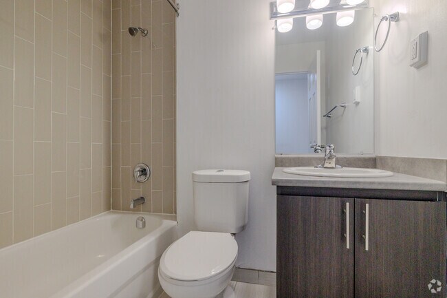 1BR, 1BA - Bathroom - Slessor Boulevard