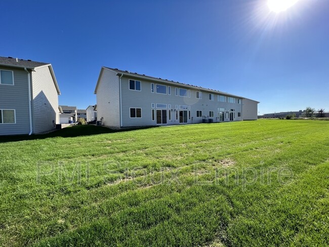 6171 S Alki Pl