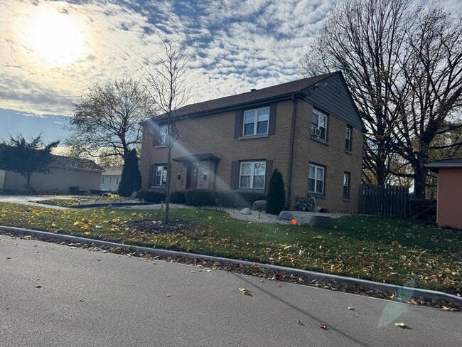 Building Photo - 1111 Lincoln St Unit 1