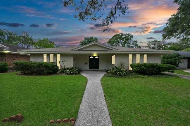Photo - 5715 Braesvalley Dr House