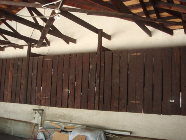 Interior del garaje - Residential Condominium