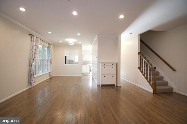 Photo - 25 White Pine Ct Townhome