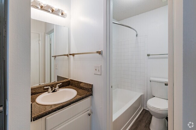 2HAB, 2BA - 948SF