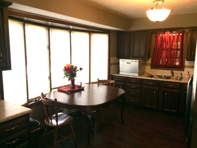 Photo - 69111 Lyman St