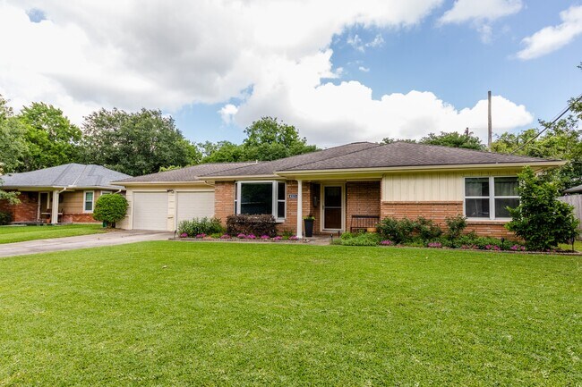 Photo - 8323 Lorrie Dr