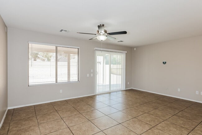 Photo - 15178 W Taylor St