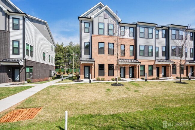 Photo - 628 Sadie Cir