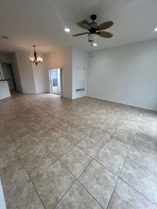 Photo - 130 Newberry Ln