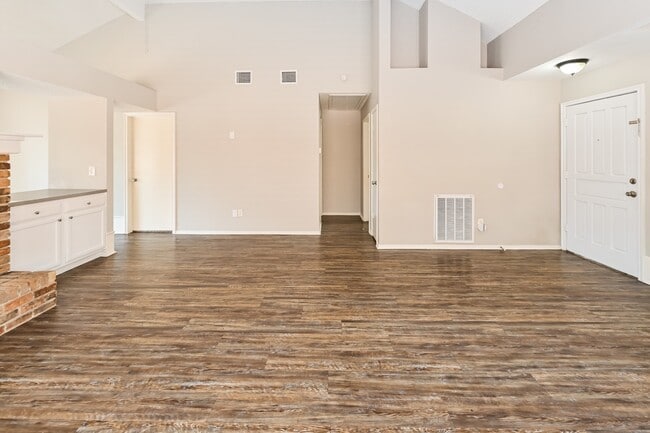 Photo - 11811 Meadowchase Dr