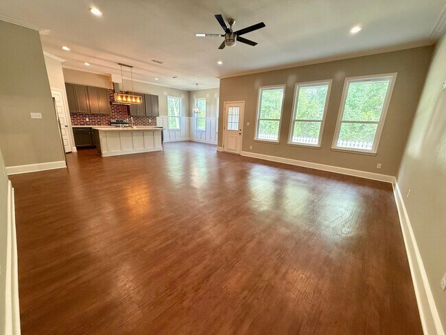 1037 Stagecoach Bend