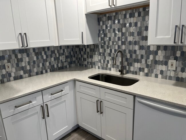 Photo - 4712 Golfview Blvd