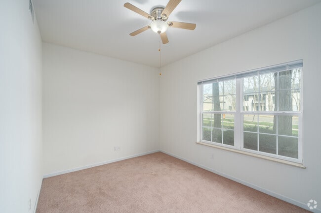 5523 Frostwood Pky 2BR, 2BA - 1,035SF - Second Bedroom