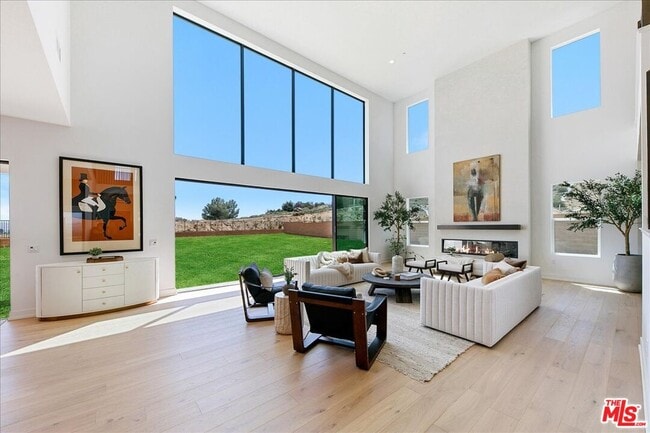 22810 Seaqua Cir