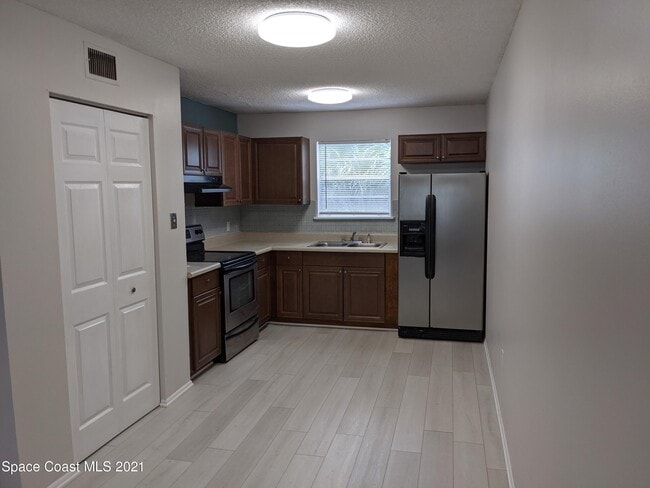 Photo - 323 Olmstead Dr Unit 1