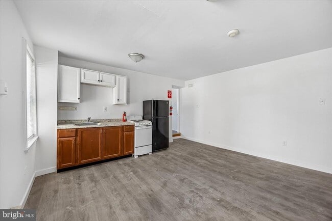 Photo - 523 Concord Ave Unit 2R