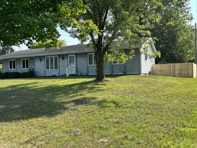 3 bedroom, 1.5 bathroom Chelsea ranch - fr... - 3 bedroom, 1.5 bathroom Chelsea ranch - fr... House