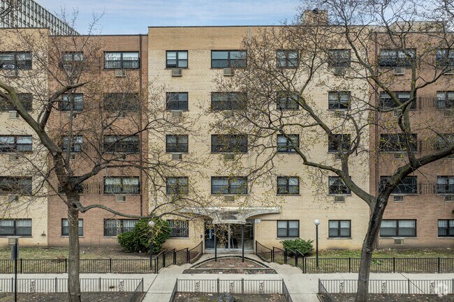 Alternate - Fountainbleau-Cambridge