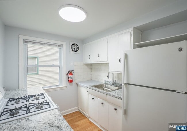 Photo - 18 7th St