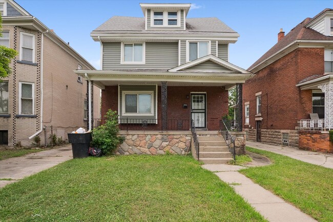 Building Photo - $1625 Fully remodeled, spacious 4 bedroom ... Rental