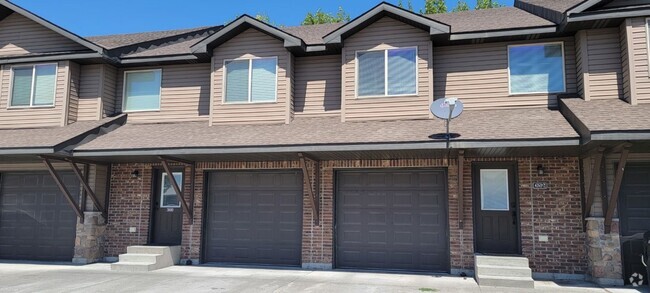 Building Photo - 3 bedroom Townhome in Rigby!