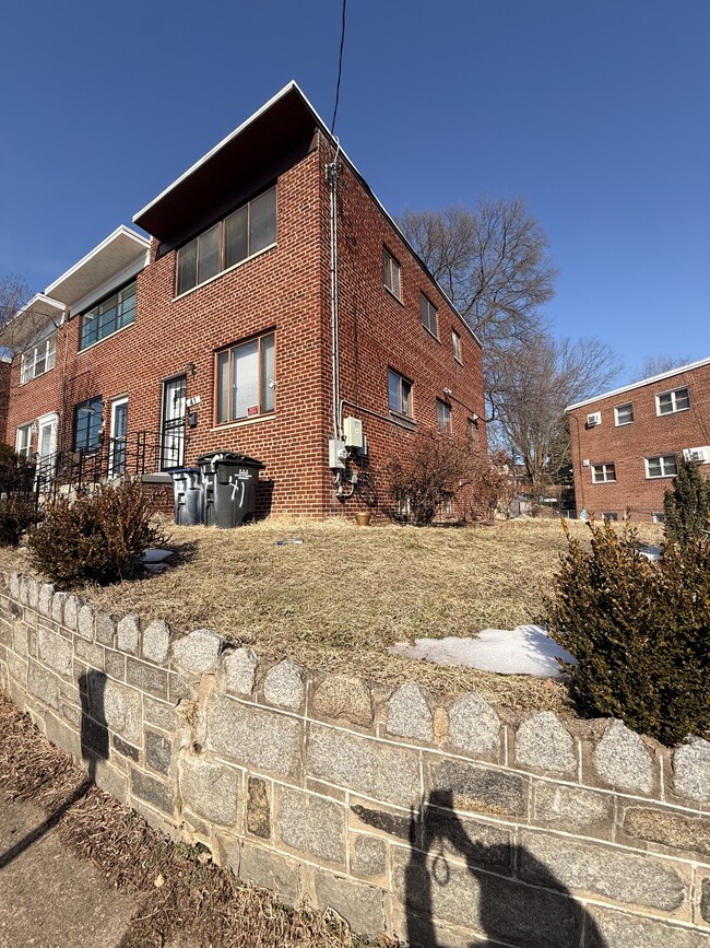 Photo - 41 Tuckerman St NW