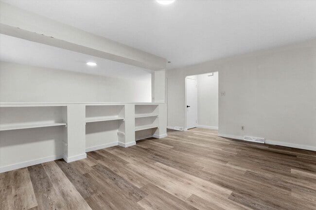 Photo - 1102 Apache Dr