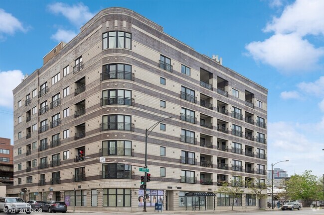 Building Photo - 1601 S State St Unit 6G Rental