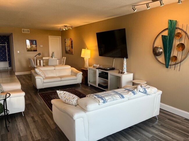 Photo - Furnished 2 Bedroom River view Condo! Unit 707
