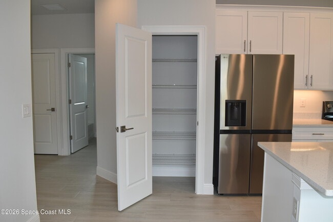 Photo - 414 Grove Ln