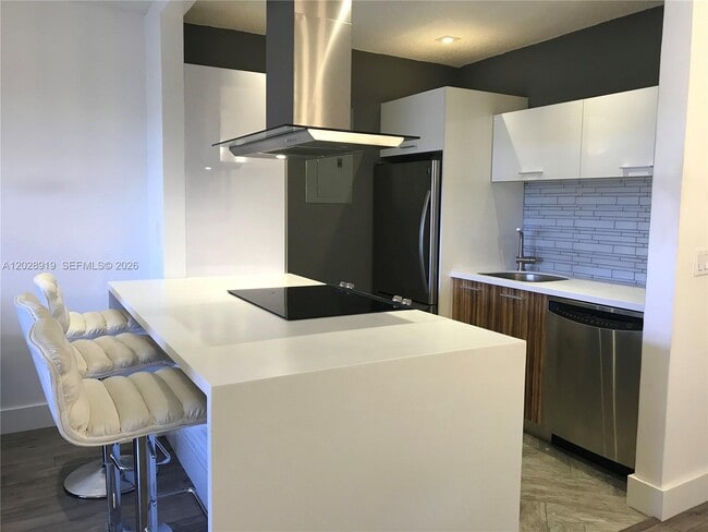 Photo - 2915 Plunkett St Unit 10D