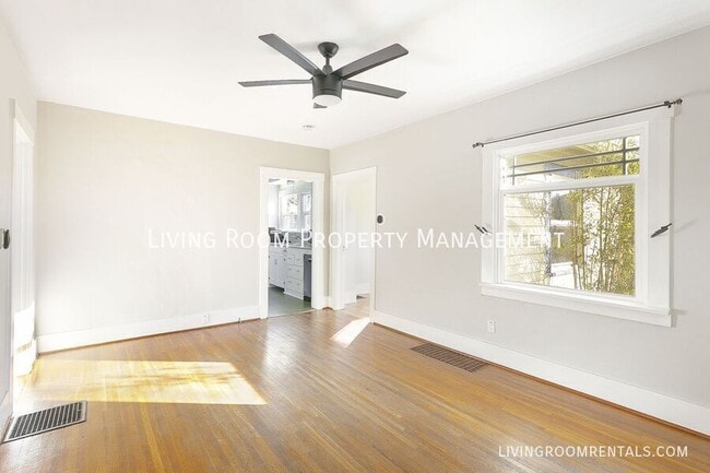 Photo - 2318 SE 72nd Ave