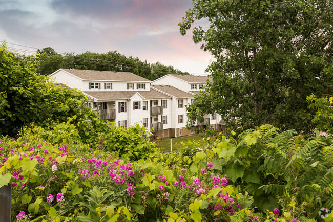 Building Photo - York Creek Apartments