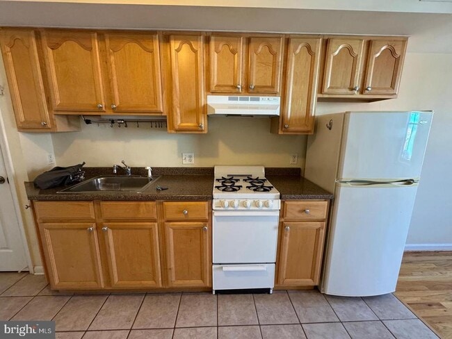 Photo - 1637 Fleet St Unit 2