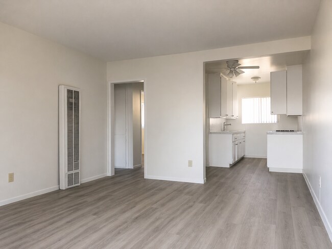 Photo - 821 Glenway Drive