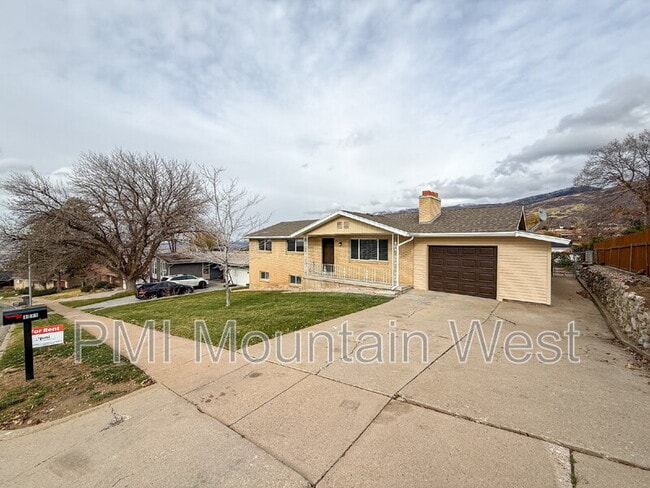 Photo - 1011 Claremont Dr