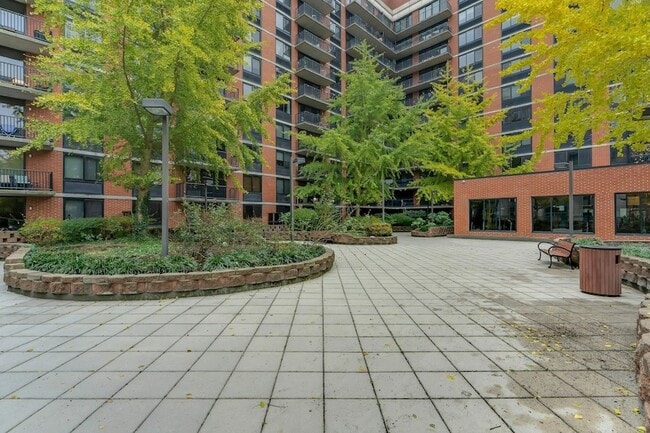 Photo - 700 Grove St