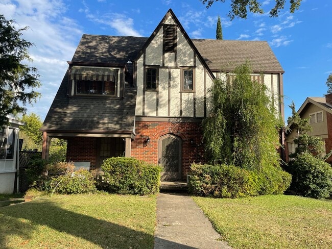 Building Photo - 217 Thayer St Unit 217 Thayer ST