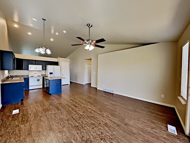 Photo - 163 Crystal Bay Dr