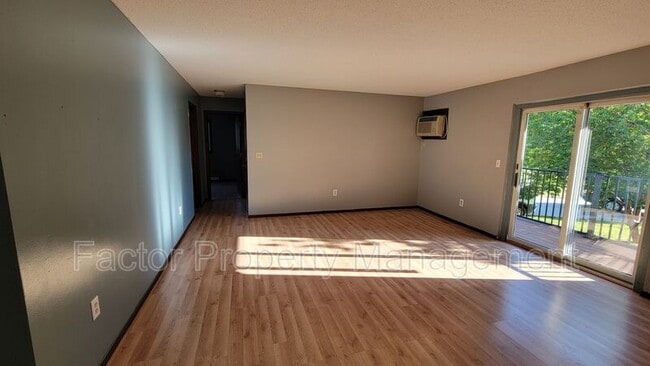 Photo - 418 Allan Ave Unit 7