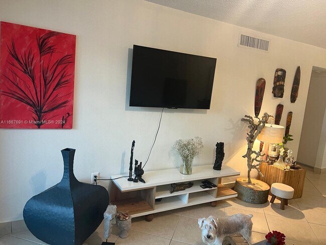 Photo - 8764 SW 12th St Unidad #105