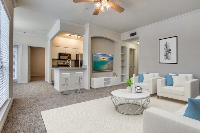 Photo - Hudson Miramont