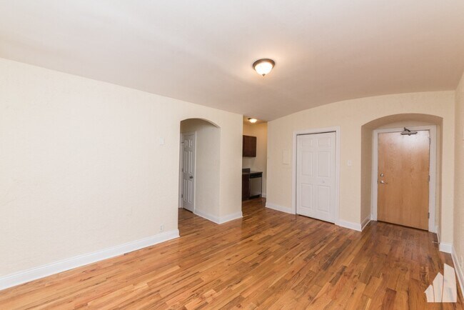 Photo - 536 W Arlington Pl Unit 211
