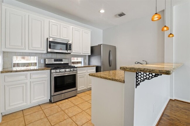Photo - 1809 Genesee St