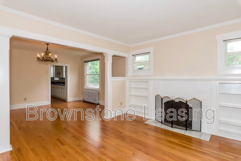 Photo - 867 Ogden St