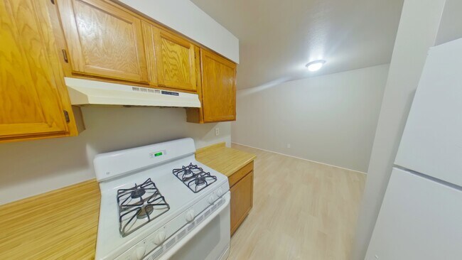 Photo - 1640 Athol Ave Unit B-12